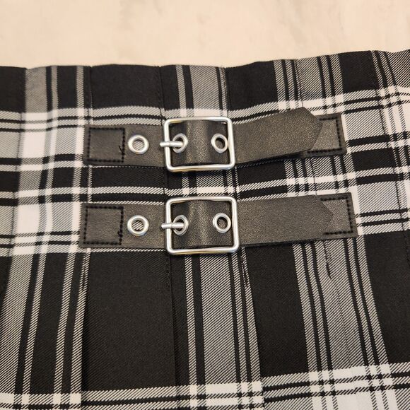 No Boundaries Plaid Pleated Skirt Junior's XXL (19) Black/White Y2K Schoolgirl - Picture 3 of 5